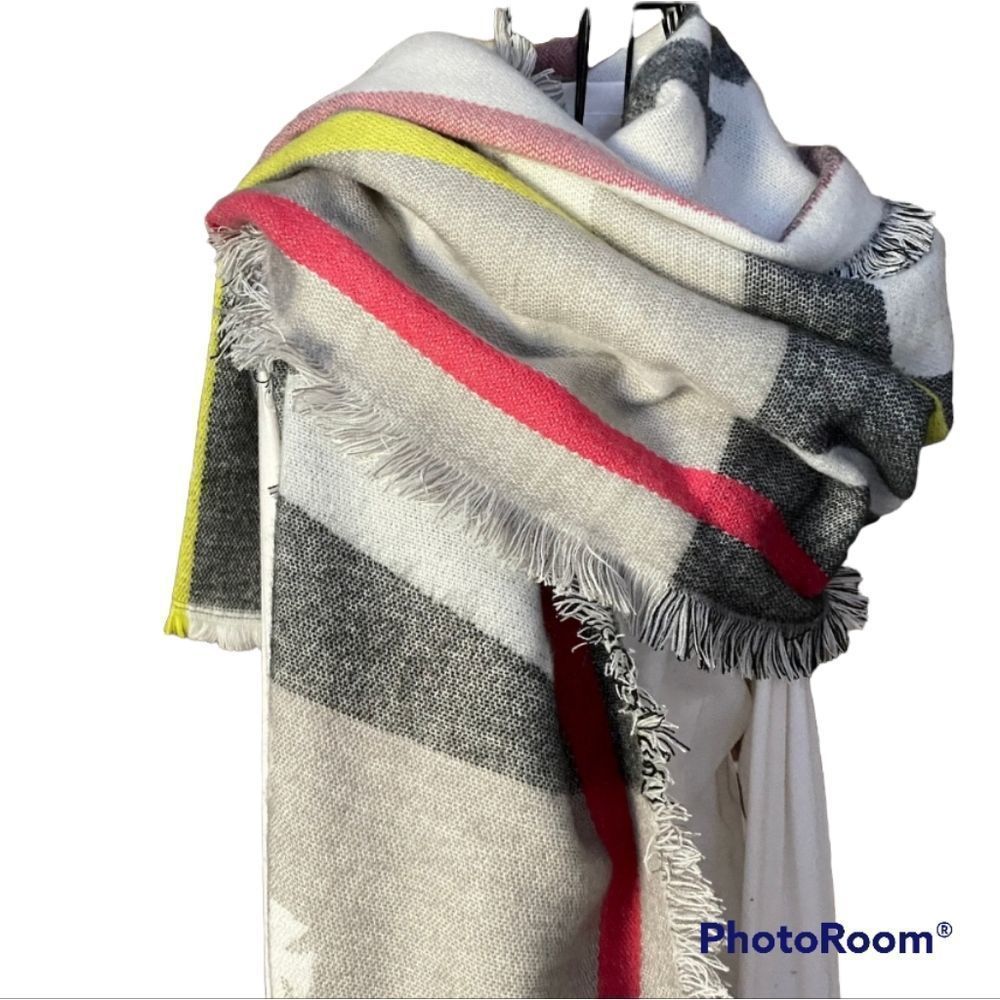 New Juicy Couture  Knit Logo Crown Blanket Scarf Wrap